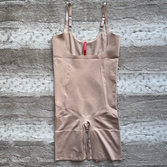 SPANX💕On Core Open-Bust Mid-Thigh Bodysuit Size L - Picture 6 of 12
